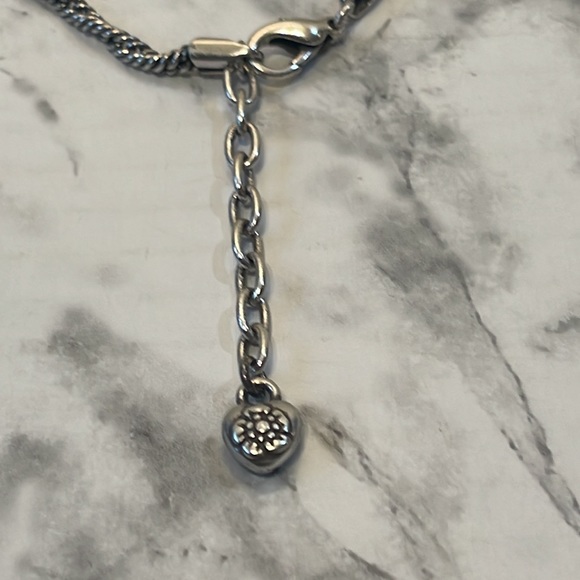 Vintage- Brighton twisted chain with heart pendant that opens with case - Picture 7 of 12